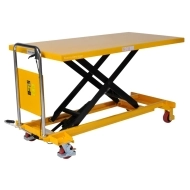 Vue de 3/4 avant de la table élévatrice 500kg plateau 1600x810mm haut