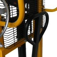 Gerbeur basculeur de fût encadrant Capacité 450 kg Levée 2100 mm