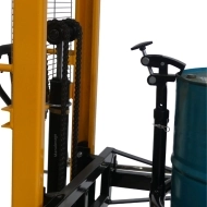 Gerbeur basculeur de fûts Capacité 450 kg Levée 1500 mm