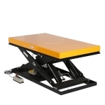 Table elevatrice electrique 2500 kg en cours de levage