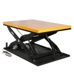 Table élévatrice electrique 2200 kg grand plateau en cours de levage